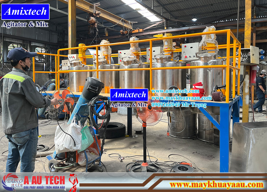 bồn khuấy phụ gia sơn 200 lít
